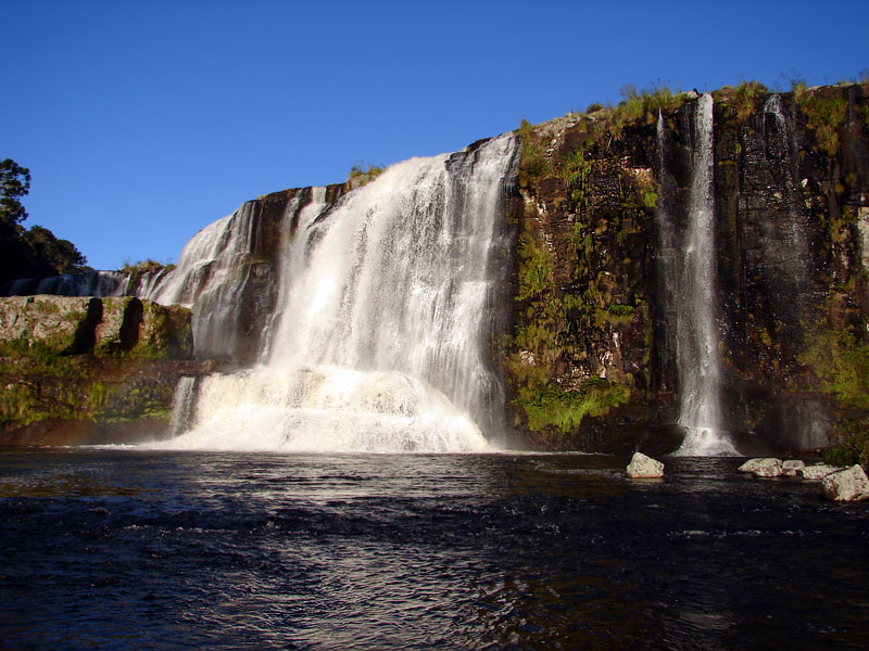 Banho de Cachoeira em São José dos Ausentes